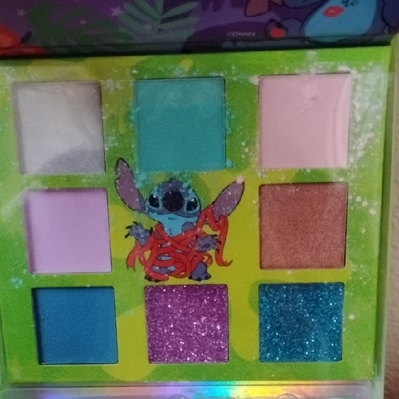 NWT Disney Stitch Shadow Pallet With Mirror+ Blue and Green Stitch Socks - Picture 5 of 13